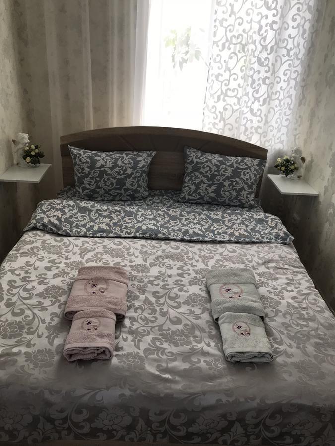 Apartment On Tatarska Street Kamjanyi Potoki Kültér fotó
