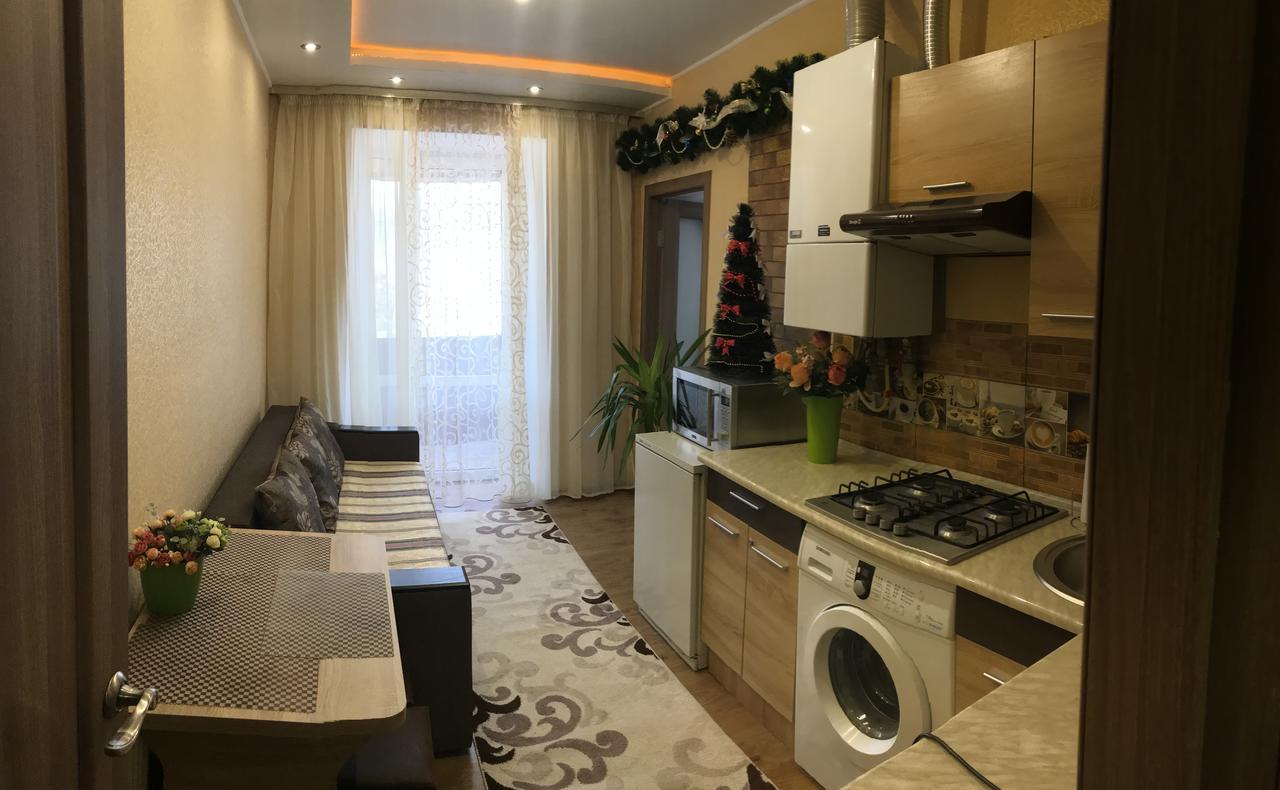 Apartment On Tatarska Street Kamjanyi Potoki Kültér fotó